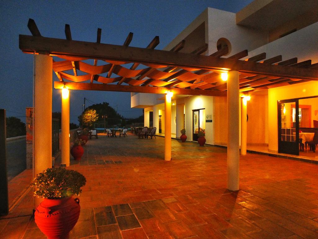 Golden Villas - Hotel Apartments & Villas 헐소니소스 외부 사진