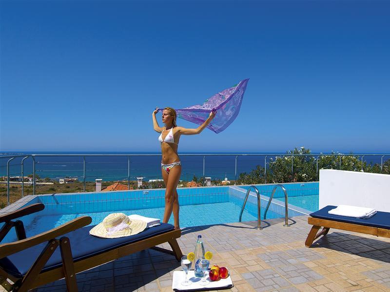 Golden Villas - Hotel Apartments & Villas 헐소니소스 외부 사진