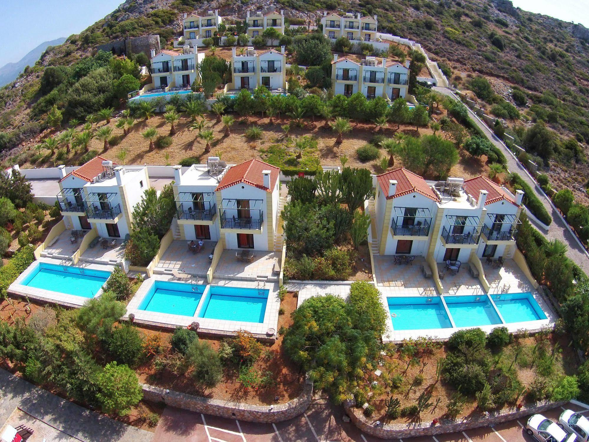 Golden Villas - Hotel Apartments & Villas 헐소니소스 외부 사진