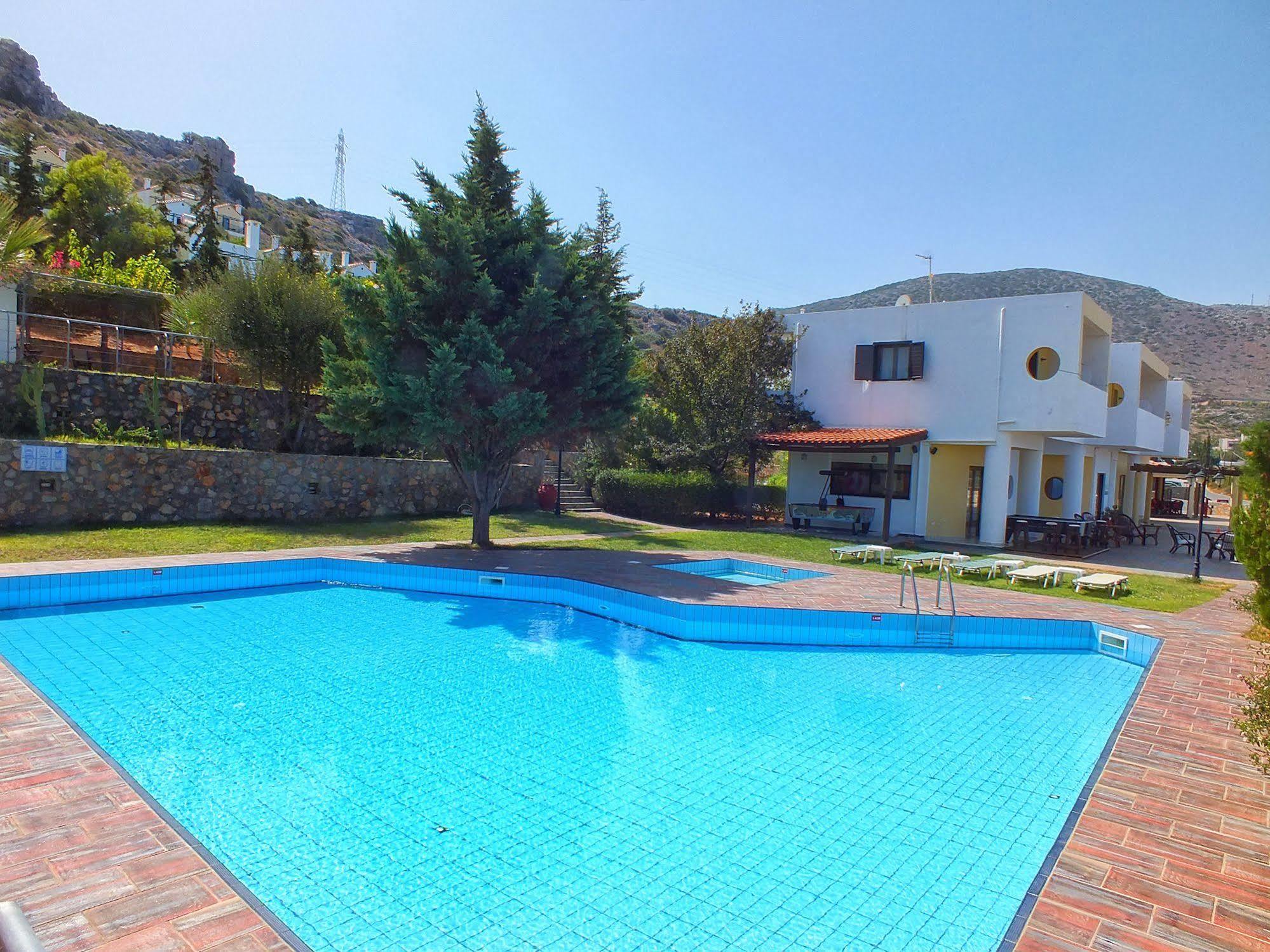 Golden Villas - Hotel Apartments & Villas 헐소니소스 외부 사진