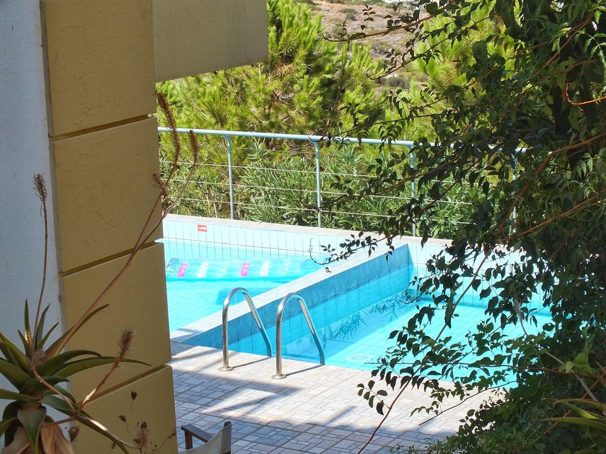 Golden Villas - Hotel Apartments & Villas 헐소니소스 외부 사진