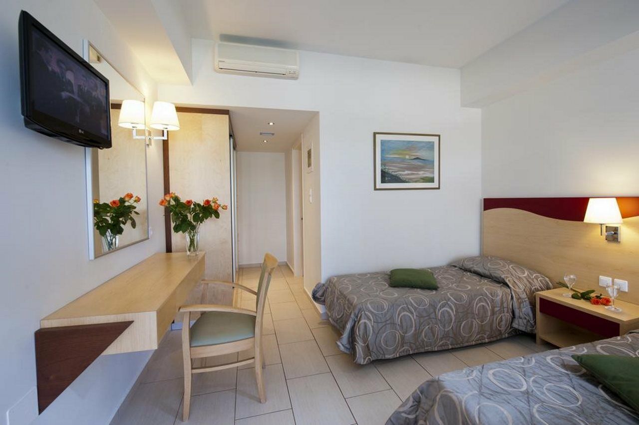 Golden Villas - Hotel Apartments & Villas 헐소니소스 외부 사진