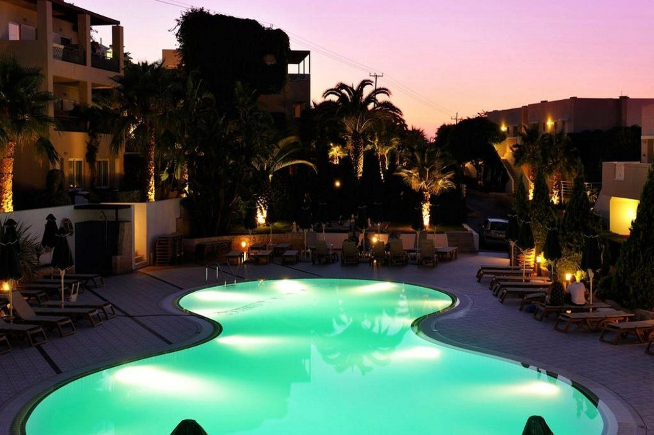 Golden Villas - Hotel Apartments & Villas 헐소니소스 외부 사진